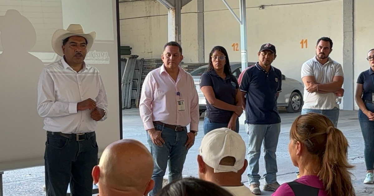 Aquí Presente Purísima