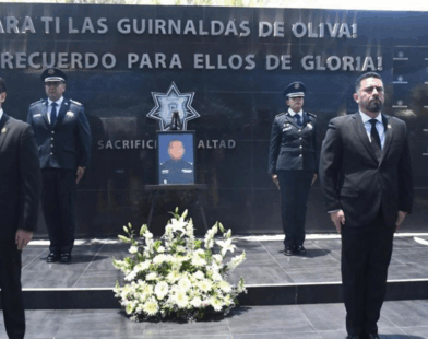 Homenaje a policía caído