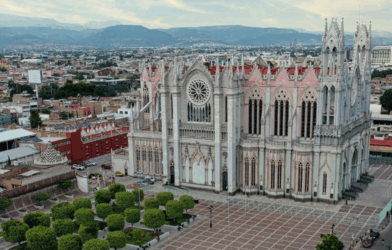 Templos e iglesias de León