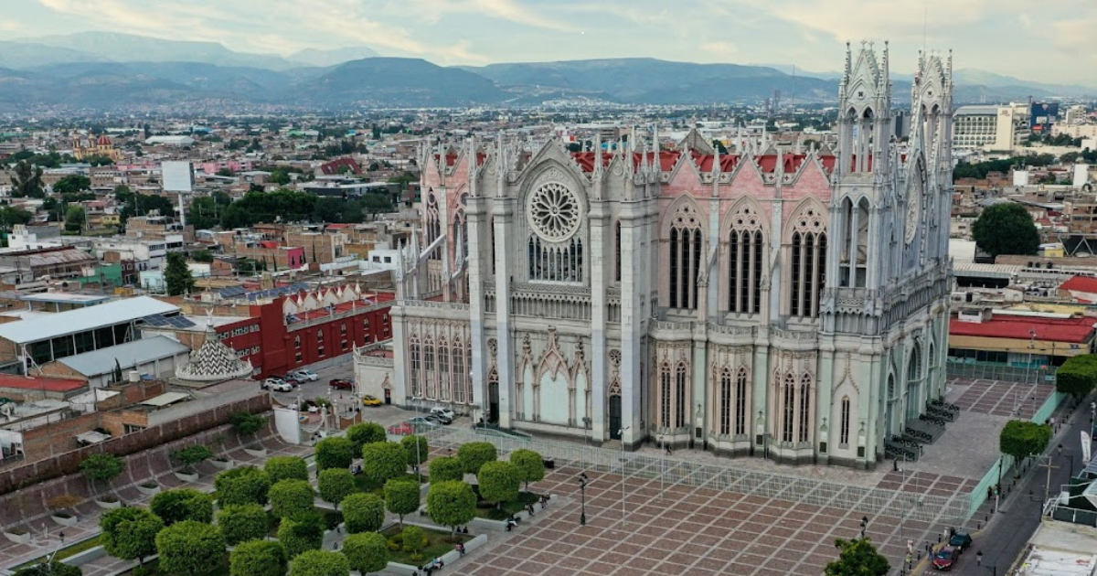 Templos e iglesias de León