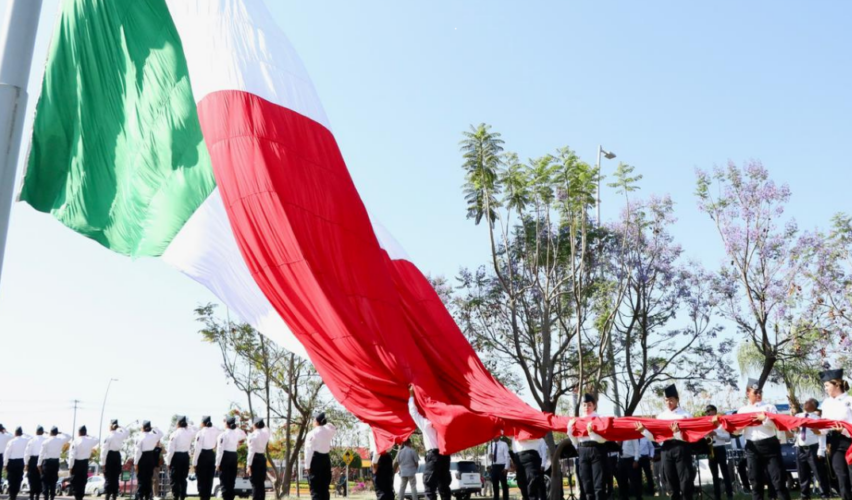 izamiento de bandera